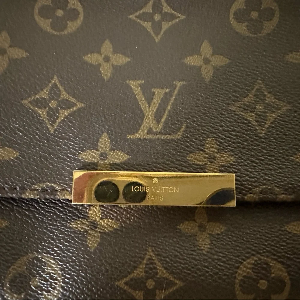 Discontinued**LV Favorite MM Shoulder/crossbody Bag